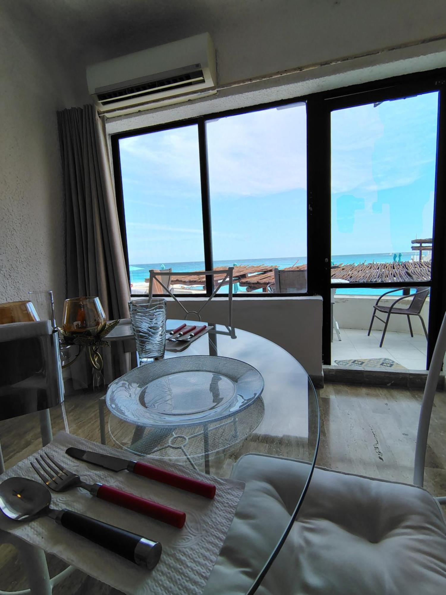 Beachfront Studio With Ocean View Cancún Exterior foto