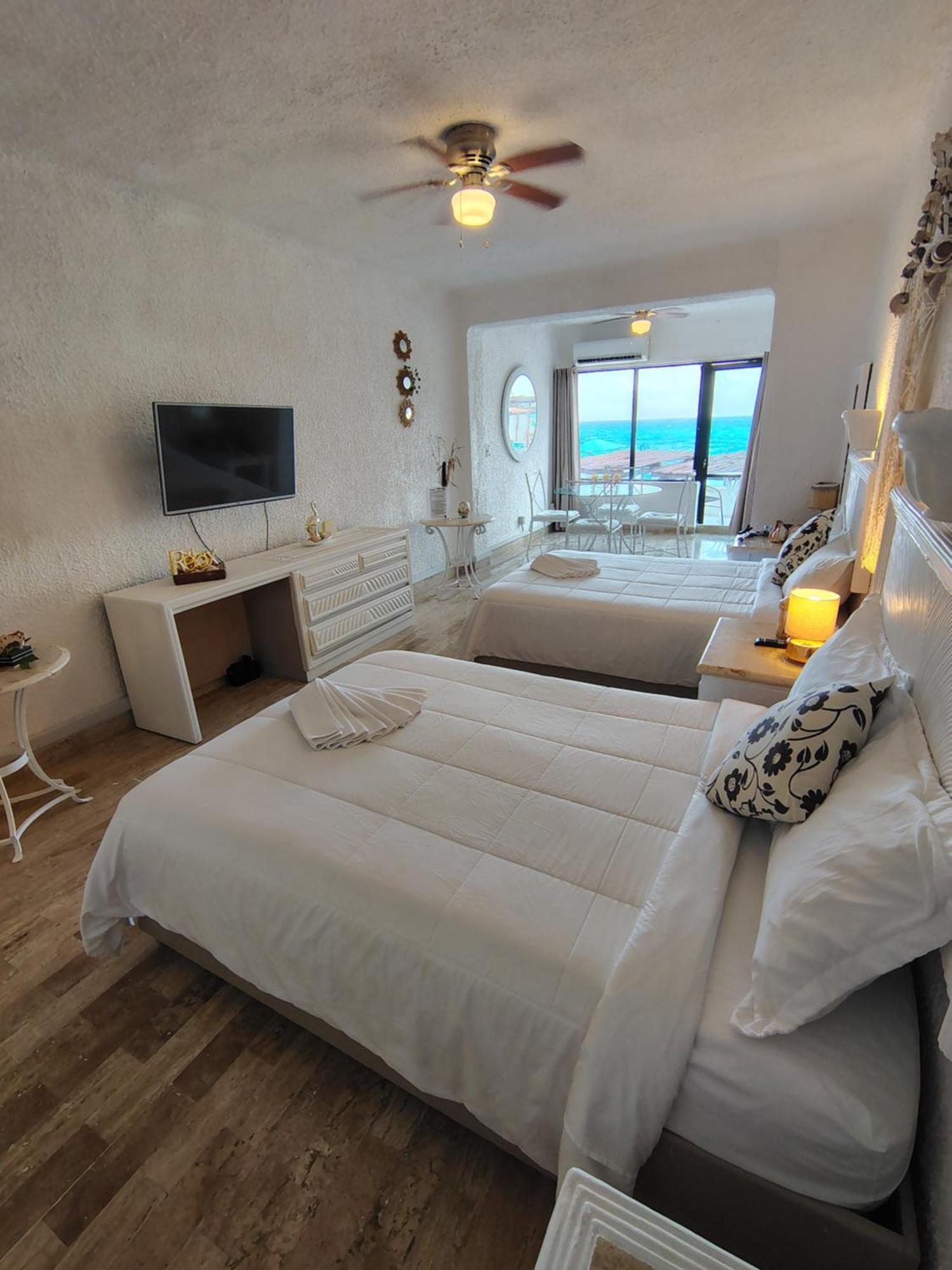 Beachfront Studio With Ocean View Cancún Exterior foto