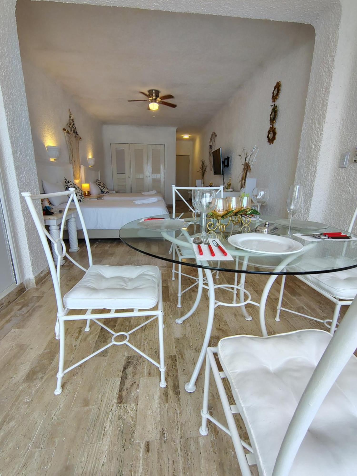 Beachfront Studio With Ocean View Cancún Exterior foto